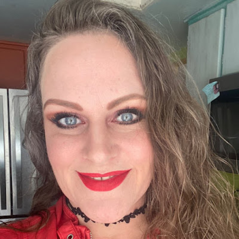 Meet your Posher, Cassandra